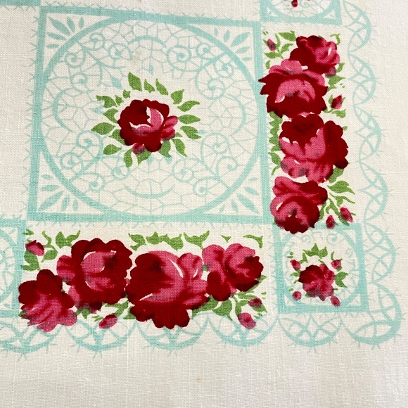 Vintage Aqua Red Printed Floral Cotton Tablecloth Six Napkins Set READ PLEASE - Picture 7 of 15